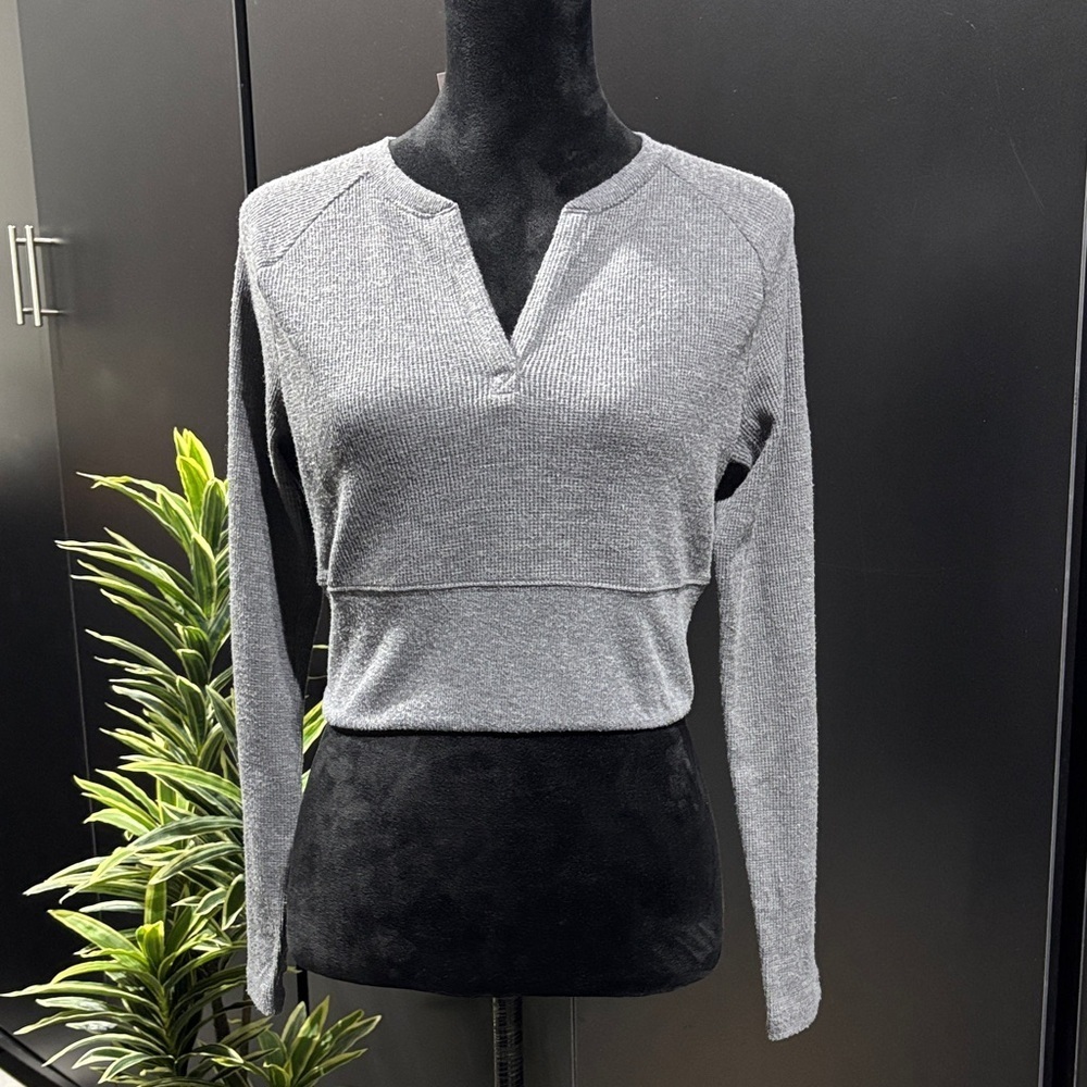 UpWest Crop Textured knit,v-neck,long sleeve pullover,stretch